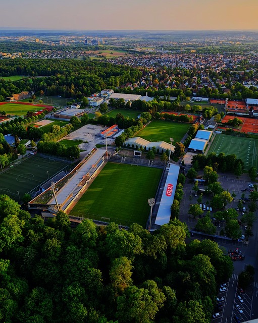 余力生以2小时06分38秒赢得瓦伦西亚马拉松，创英马历史第二佳绩，展现跨项实力，称霸铁三项目。